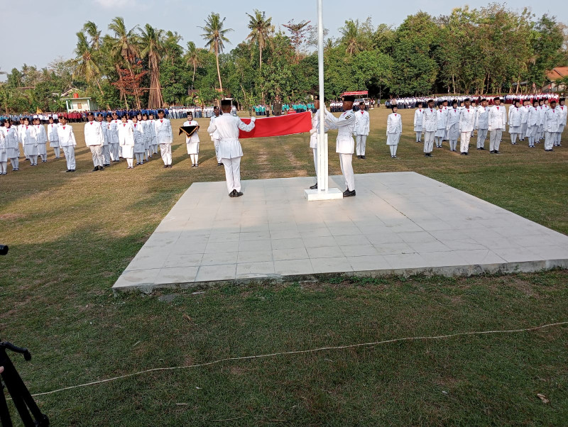 Upacara Penurunan Bendera HUT ke 80 Kemerdekaan Republik Indonesia Tahun 2025 Tingkat Kapanewon Galur